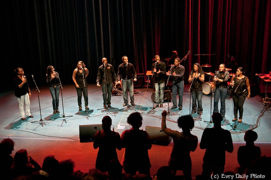 Evry Daily Photo - Telethon Evry 2010 - Concert Evry University Gospel - large - 5243998260.jpg